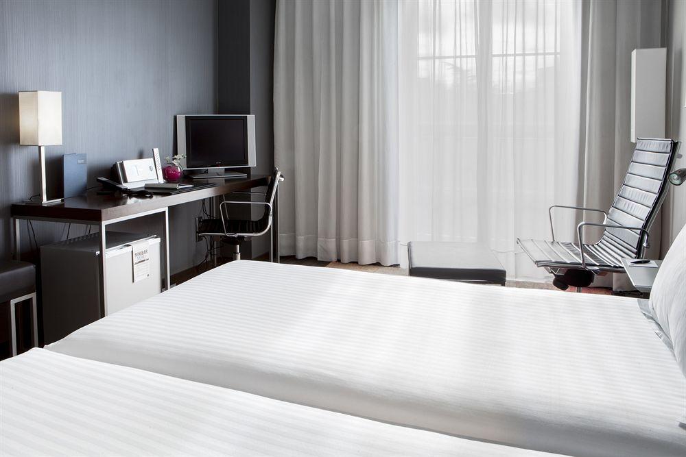 Ac Hotel Burgos By Marriott Bagian luar foto