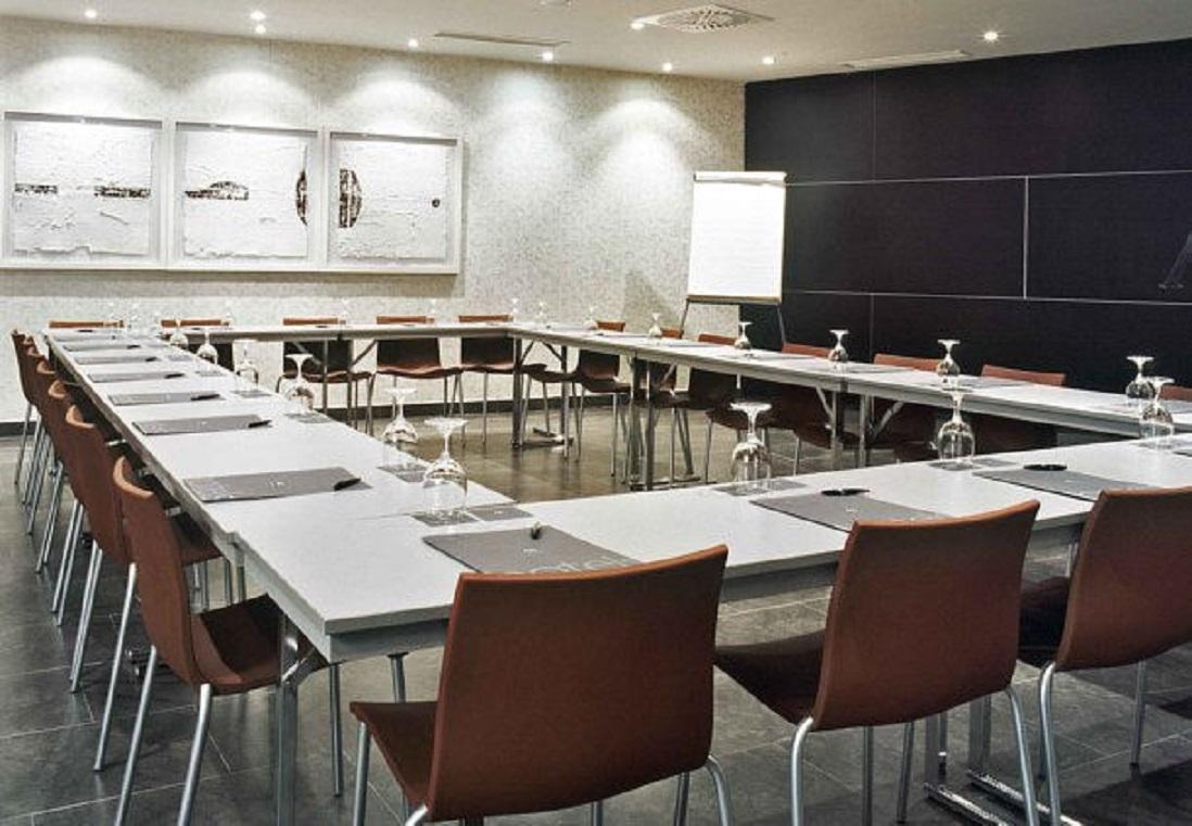Ac Hotel Burgos By Marriott Bagian luar foto