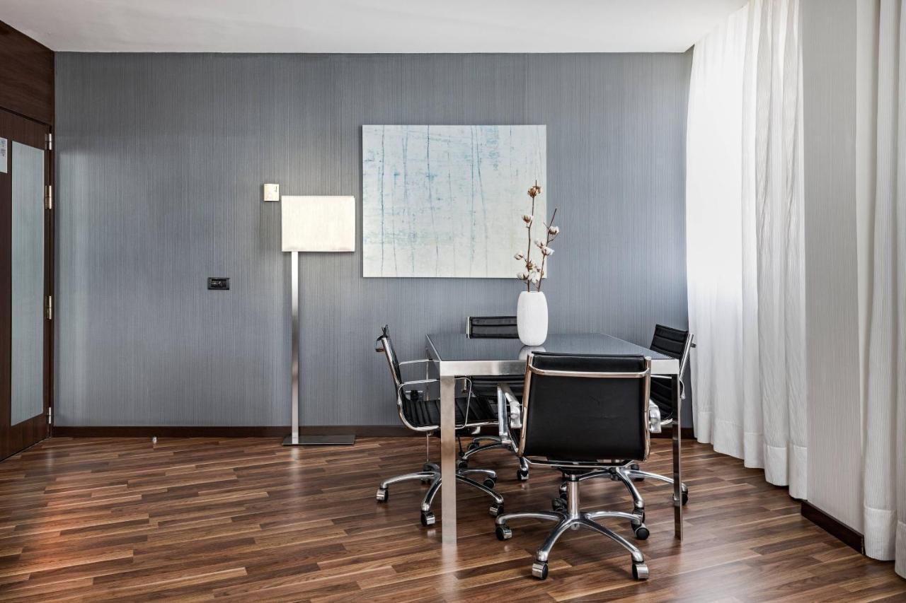Ac Hotel Burgos By Marriott Bagian luar foto